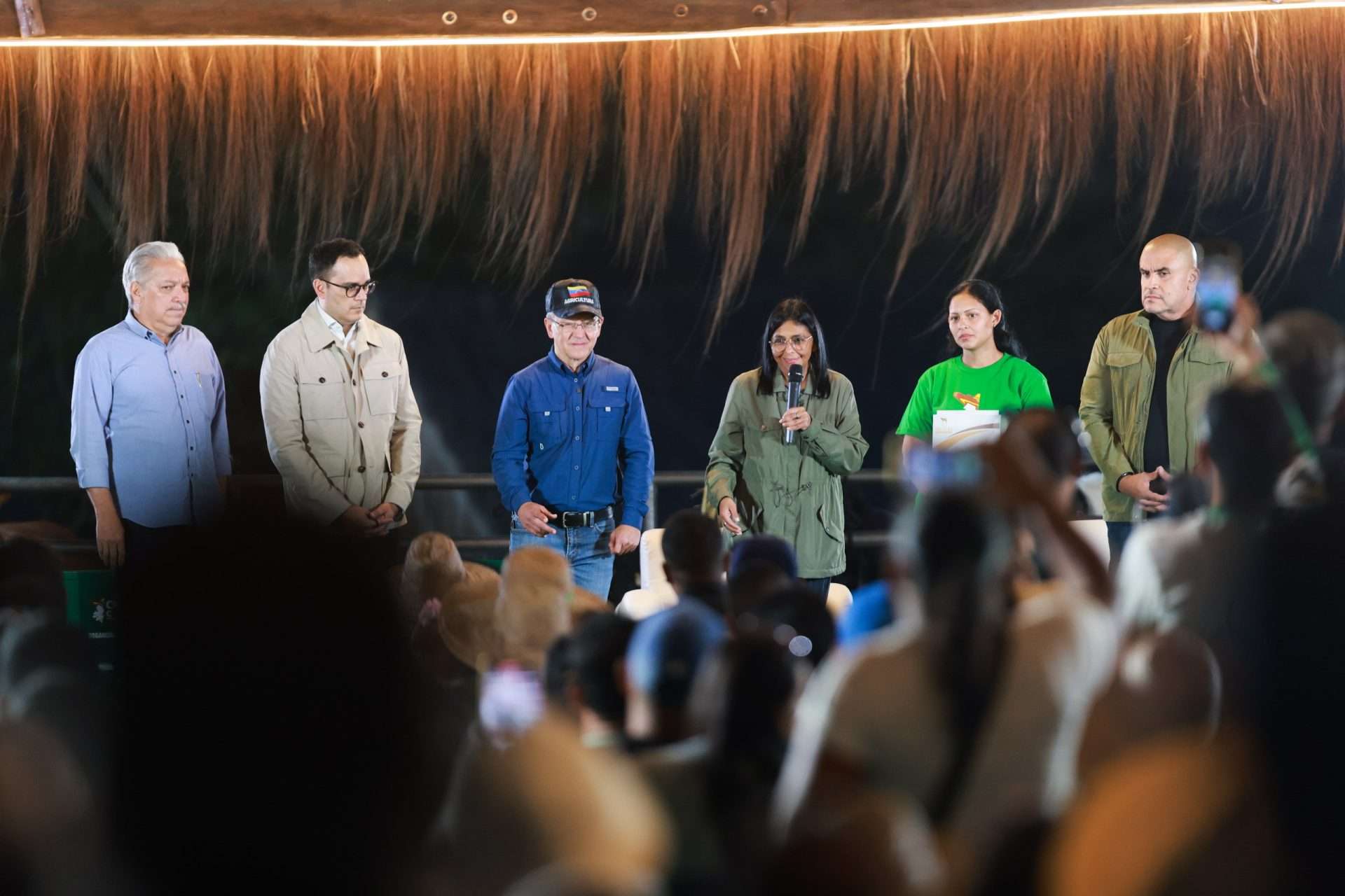 Delcy Rodríguez: hay que romper con ese ciclo de la antipolítica