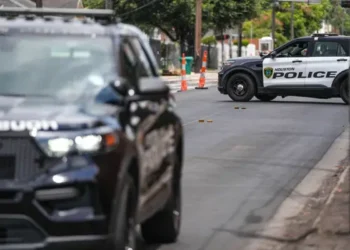 Un agente del ICE dispara y mata a un migrante colombiano desarmado