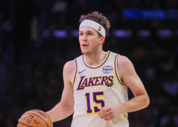 Austin Reaves sacrifica parte de su salario con los Lakers