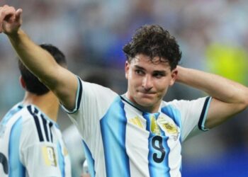 El Barcelona modificará su oferta por Julián Álvarez
