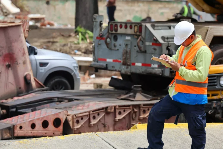 Geocientíficos evalúan evidencias geológicas de la Falla de San Sebastián en La Guaira
