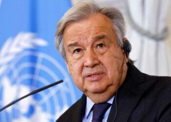 Guterres insta a mantener la libre navegación en el estrecho de Ormuz