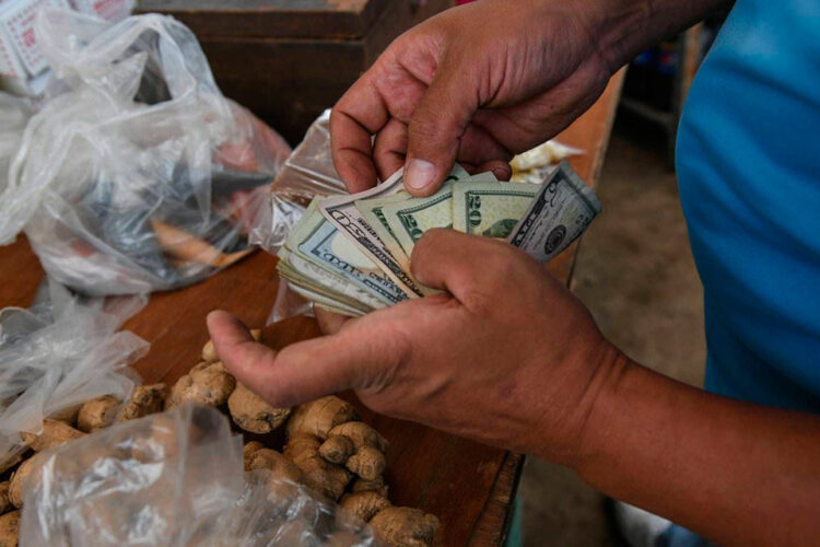 Inflación aumenta 13,8 % en junio, más del doble que en mayo