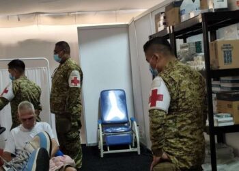 Hospital salvadoreño mantiene atención permanente en Playa Grande