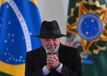 Lula lidera encuestas para elecciones presidenciales sobre Flávio bolsonaro