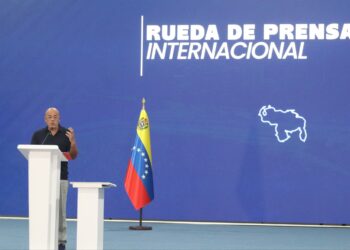 Jorge Rodríguez tilda de “irrespeto” discutir sobre el CNE o el TSJ en la emergencia