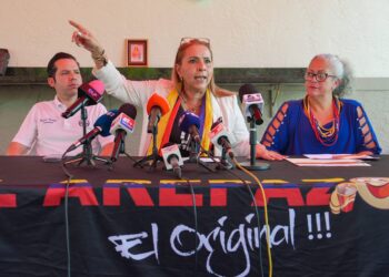 Exilio venezolano pide a Trump revisar relación con Delcy Rodríguez tras terremotos